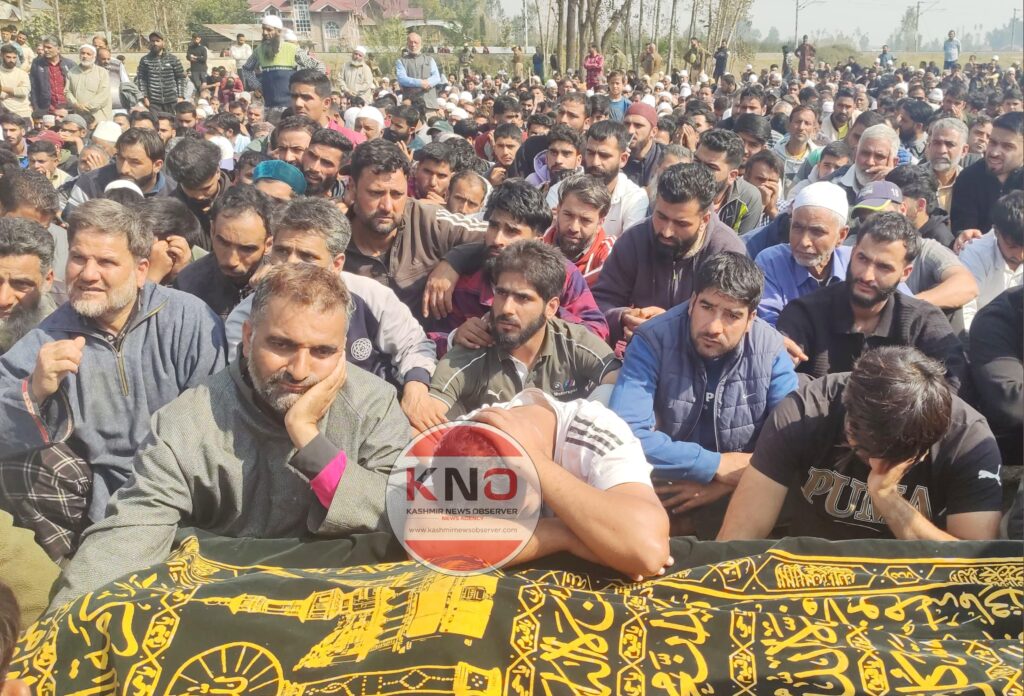 Hundreds Gather in Budgam to Mourn Slain Doctor; Villagers Calls for an End to Violence in Kashmir